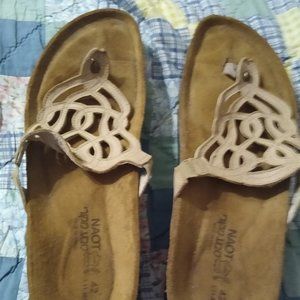 Naot's Ladies slip-on sandle